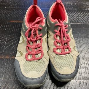 Women’s Lands End Hiking Shoes Size 9